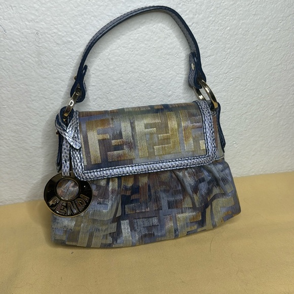 Fendi Handbags - 🔥Rare🔥 Fendi Mini Baguette ♥️